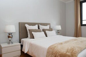 2 chambres, fer et planche à repasser, lit parapluie, Wi-Fi gratuit