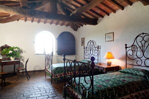 6 bedrooms, iron/ironing board, travel crib, free WiFi