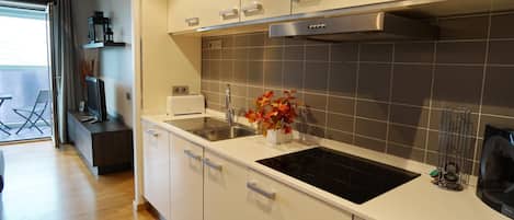 Fridge, microwave, oven, dishwasher