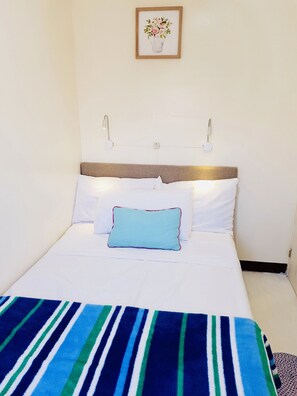 2 makuuhuonetta, työpöytä, silitysrauta/-lauta, ilmainen Wi-Fi