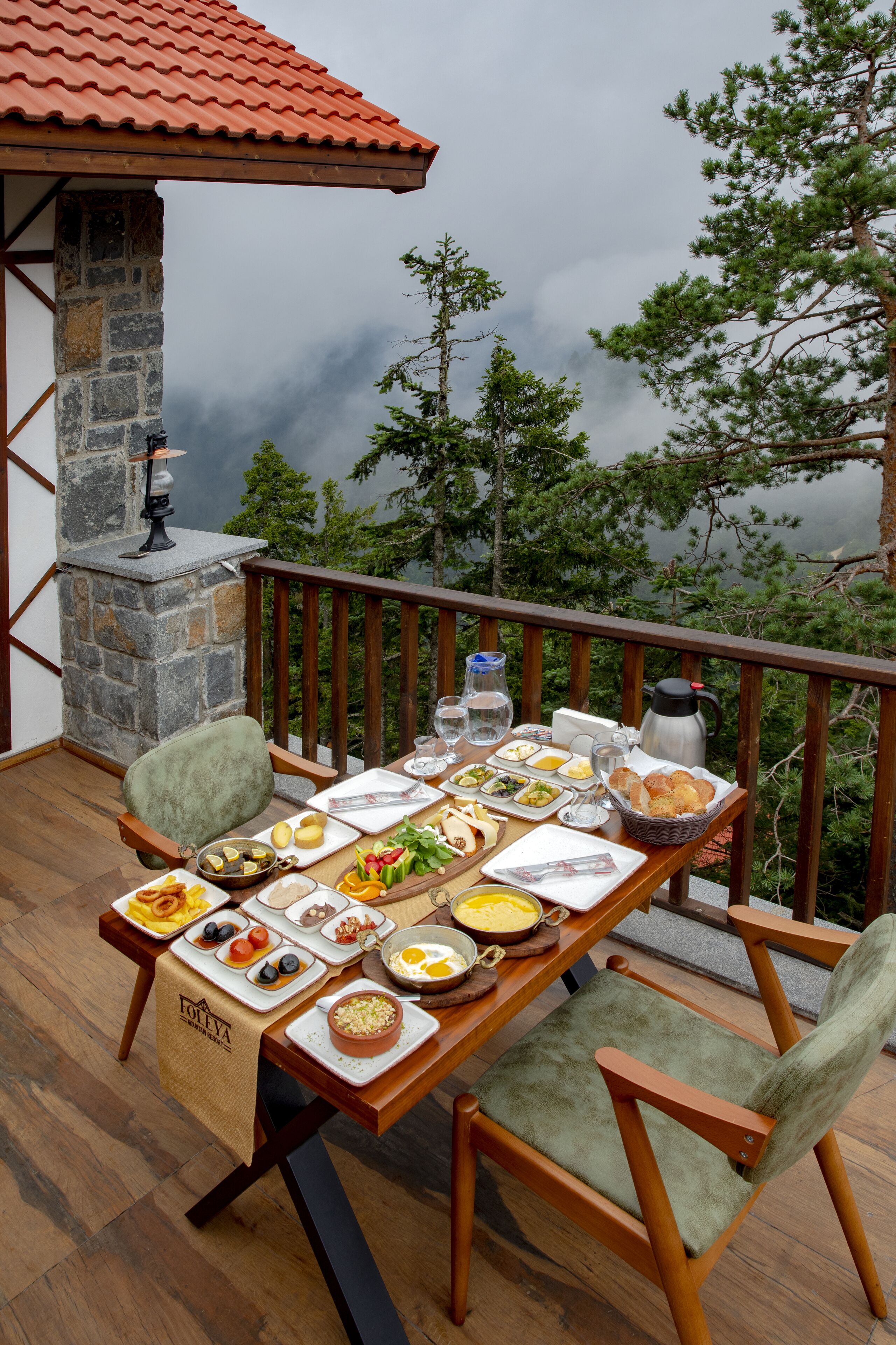 Free daily full breakfast 