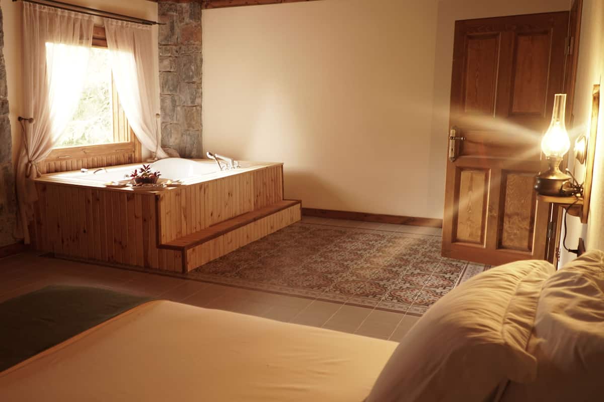 Vip Villa S | 1 bedroom, in-room safe, laptop workspace, blackout drapes