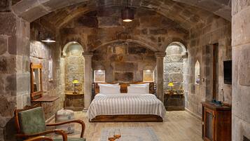 Habitació doble Deluxe | Roba de llit d'alta qualitat i minibar gratuït