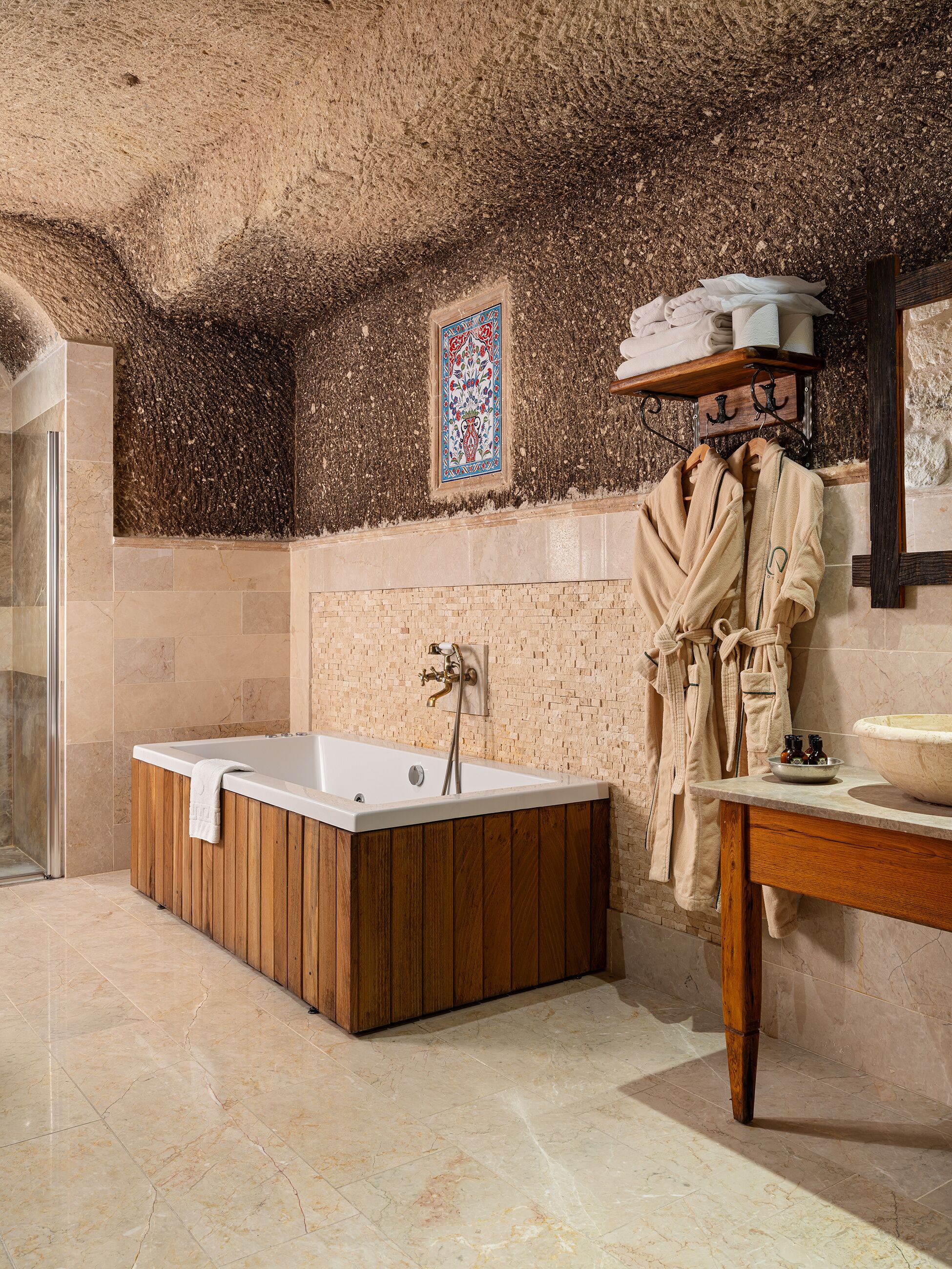 Suite | Baño | Amenidades de baño gratuitas, secadora de cabello, pantuflas, toallas 