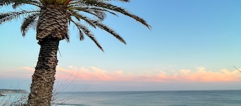 Charming Salema – Family-Friendly Apartment by the Beach