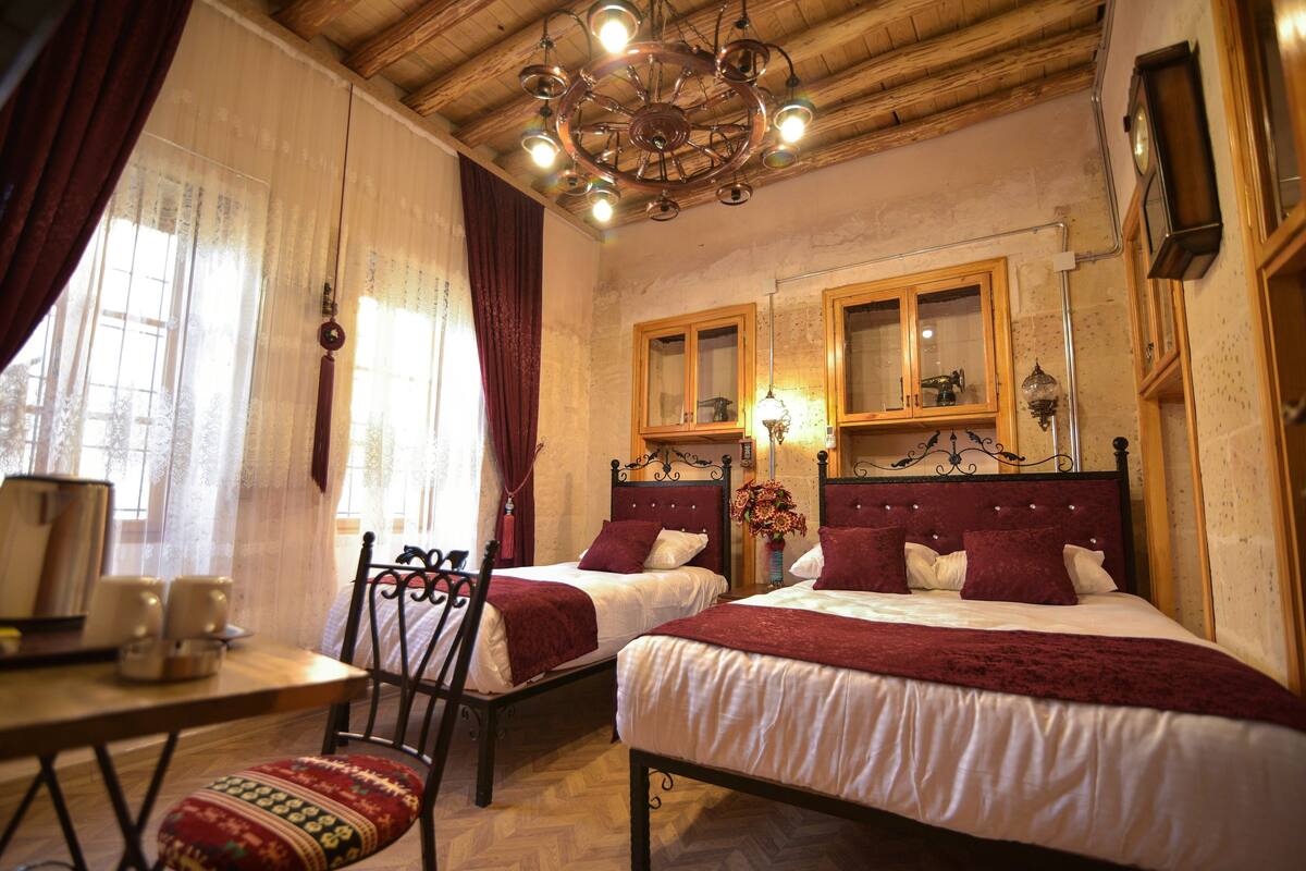 Honeymoon Room | Minibar, desk, laptop workspace, iron/ironing board (on request)