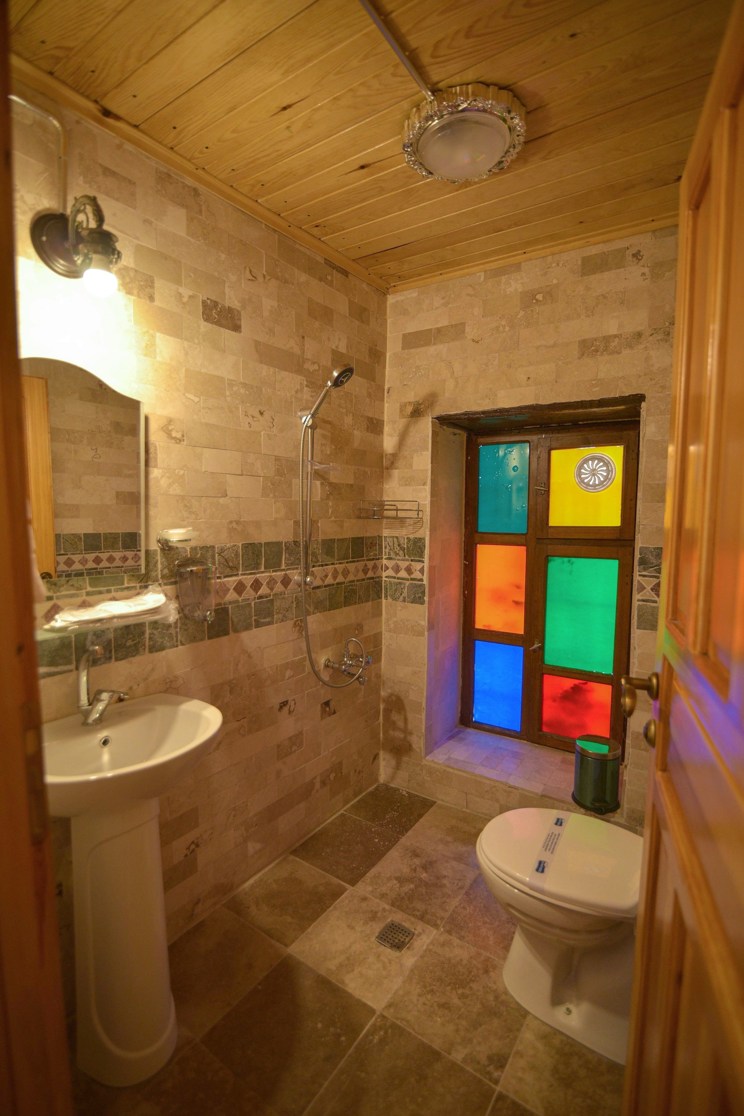 double room (kastel) | bathroom | shower, rainfall showerhead, free toiletries, hair dryer