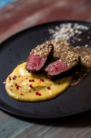 Breakfast and dinner served, pool views  - Bernadet Alaçatı (Cesme)