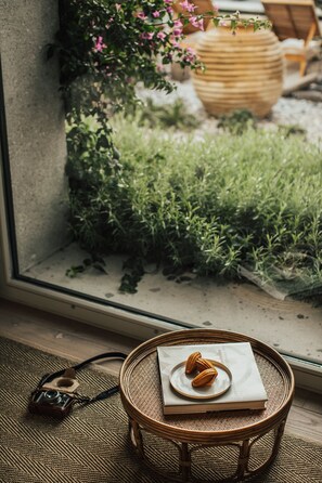 Master Suite, Non Smoking, Pool View | Vistas al jardín