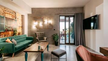 Smart TV, table tennis