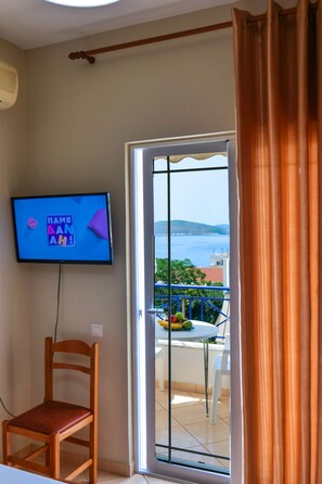 Studio, Balcony, Sea View | In-room safe, desk, soundproofing, free WiFi - Elidon Apartments (Sarandë)