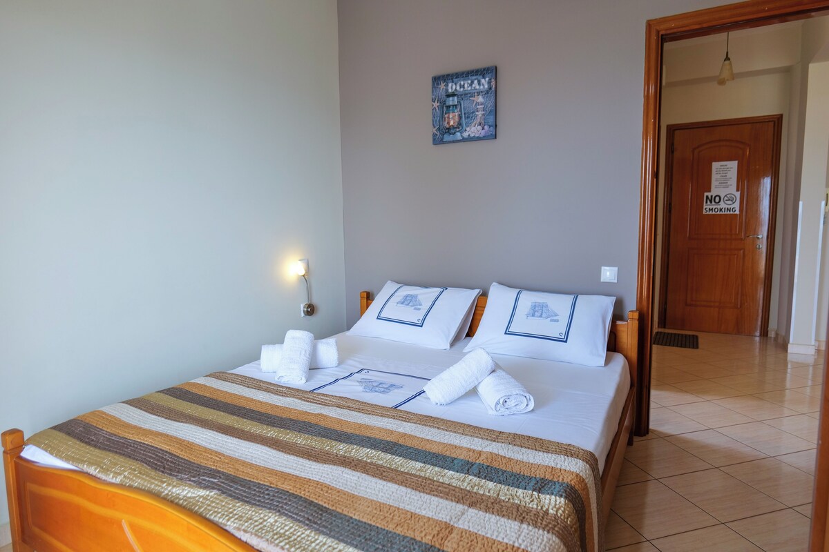 In-room safe, desk, soundproofing, WiFi (free)