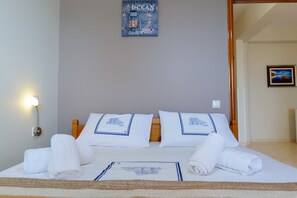 Studio, Balcony, Sea View | In-room safe, desk, soundproofing, free WiFi - Elidon Apartments (Sarandë)