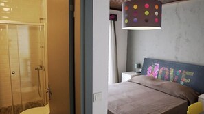 コンフォート ダブルルーム | テンピュール、セーフティボックス (室内)、遮光カーテン、アイロン / アイロン台