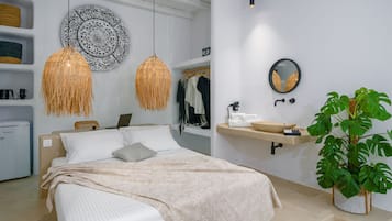 1 chambre, coffres-forts dans les chambres, fer et planche à repasser