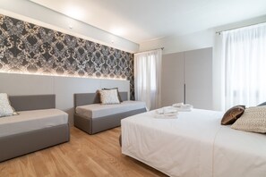 1 slaapkamer, een kluis op de kamer, een strijkplank/strijkijzer