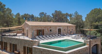 Finca 12: lle uima-altaalla ja pingillä, Sant Joanissa, Mallorcalla