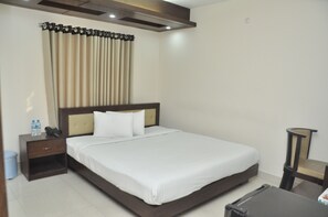 Deluxe Double or Twin Room, Non Smoking | In-room safe, blackout drapes, soundproofing, iron/ironing board - Air Inn Dhaka (Dhaka)