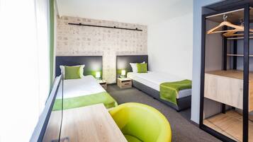 1 habitación, minibar, escritorio y espacio para trabajar con laptop