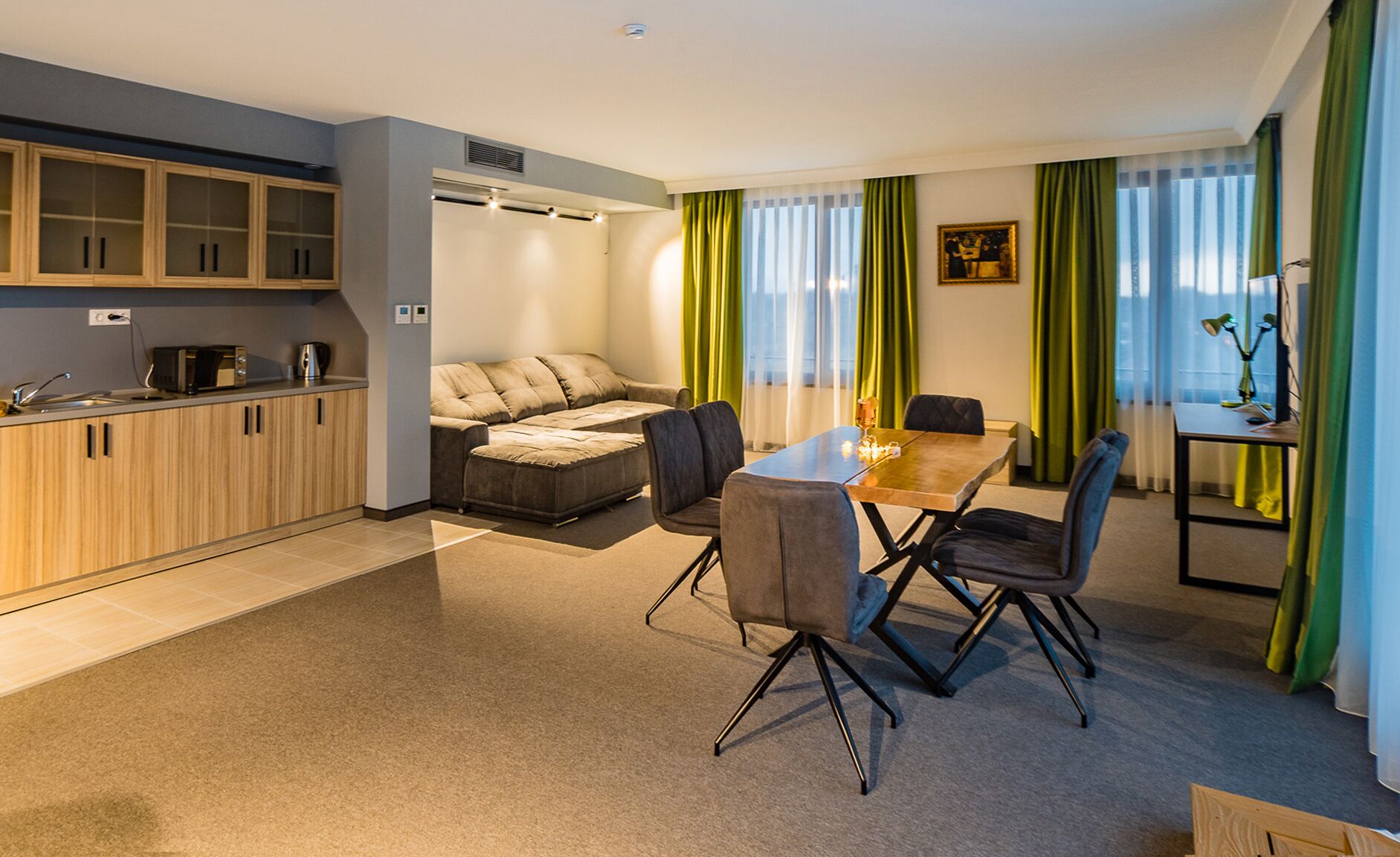 family apartment | 1 bedroom, minibar, desk, laptop workspace