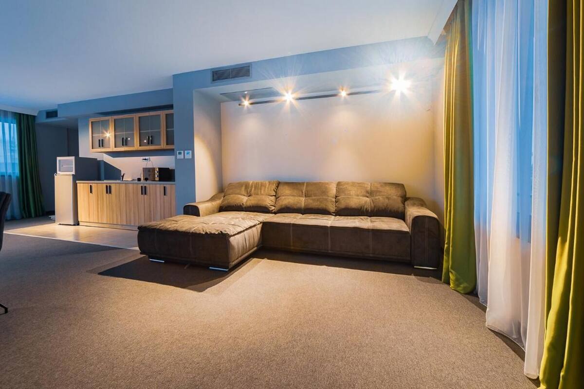 32-inch led tv with cable channels, tv