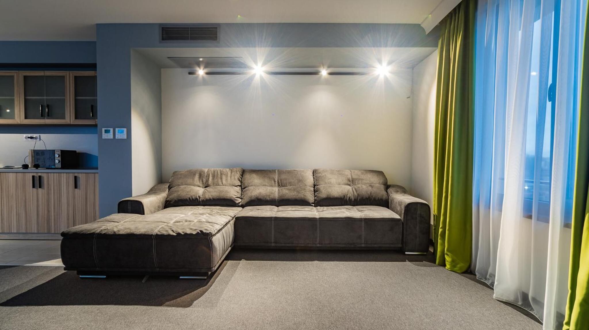 32-inch led tv with cable channels, tv