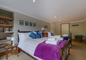 4 chambres, fer et planche à repasser, Wi-Fi gratuit, draps fournis