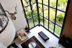 Interior - Villa Seaview, Knysna Heads – Private Oceanfront Luxury Villa with Heated Pool (Knysna)