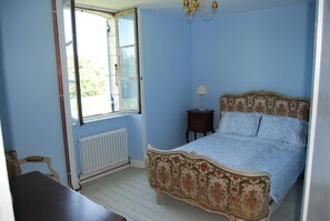 6 bedrooms, free WiFi, bed sheets