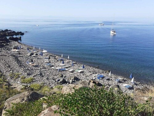 FILICUDI (ÎLES ÉOLIENNES) - Maison éolienne typique à 50 mètres de la mer ...