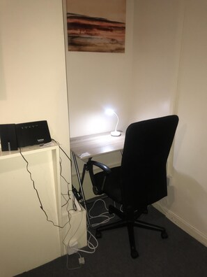 Interior - Studio apartment, Spacious and bright (London)