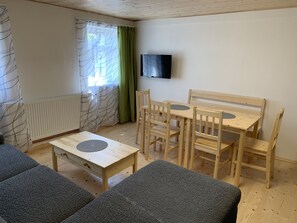 Panoramic-Apartment (6) | Babybetten, kostenloses WLAN, Bettwäsche