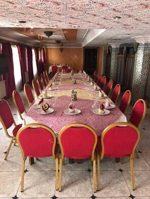 Breakfast, lunch, dinner served; Moroccan cuisine 