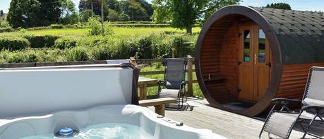 مغطس سبا خارجي