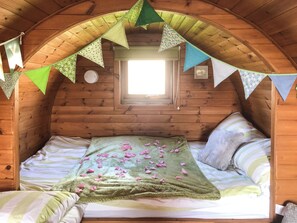 1 bedroom, free WiFi, bed sheets - Rivendell Glamping Pod - UK11881 (Holsworthy, near Launceston)
