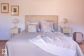 5 habitaciones, tabla de planchar con plancha y wifi gratis 