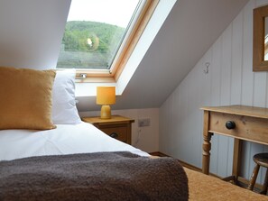 2 bedrooms, free WiFi, bed sheets - 2 bedroom accommodation in Cwm-Cewydd, near Machynlleth (Cwm-Cewydd, near Machynlleth)