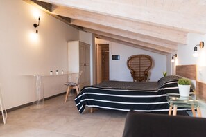 4 bedrooms, Internet - Refined villa with minimal chic interior and fabulous private pool with sea view (Ascea)