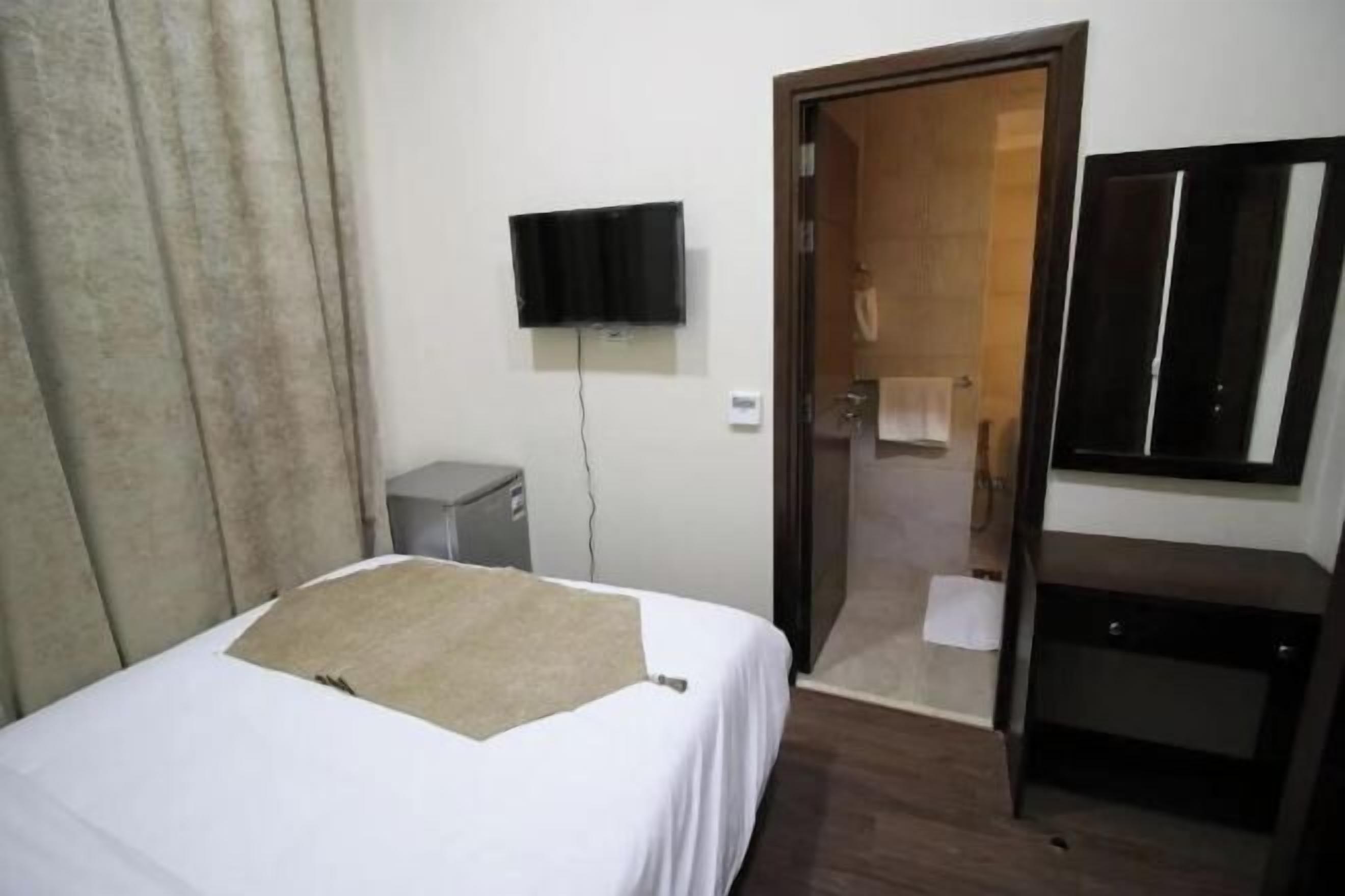 Minibar, desk, laptop workspace, blackout drapes