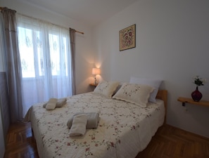 Appartement, 2 chambres | Bureau, Wi-Fi gratuit, draps fournis