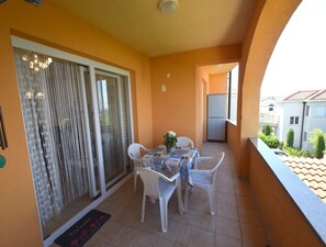 Departamento, 2 habitaciones | Balcón