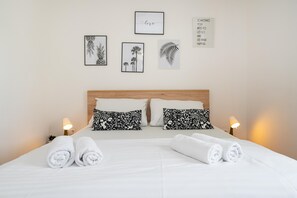 4 bedrooms, in-room safe, iron/ironing board, travel cot