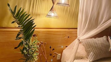 Quarto luxo | Frigobar, escrivaninha, ferros/tábuas de passar roupa, Wi-Fi de cortesia