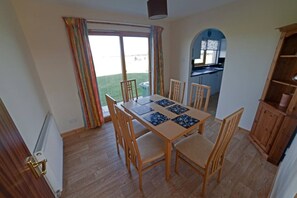 Dining - Ard Garraidh Highland Holiday House (Inverness UK)
