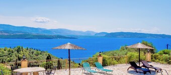 Villa Varvara Kerasia with private pool