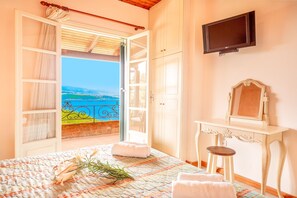 6 bedrooms, iron/ironing board, free WiFi, bed sheets