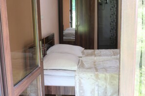 Luxury-Suite | Daunenbettdecken, kostenlose Minibar, individuell dekoriert