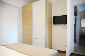 Soundproofing, iron/ironing board, free cots/infant beds, rollaway beds - Il Faro Gianicolense (Rome)