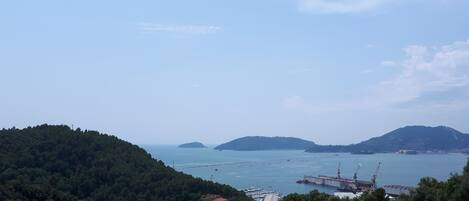 Vue depuis lâhĂ©bergement