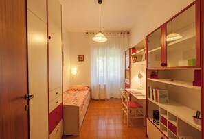 2 quartos, escrivaninha, ferros/tábuas de passar roupa, Wi-Fi